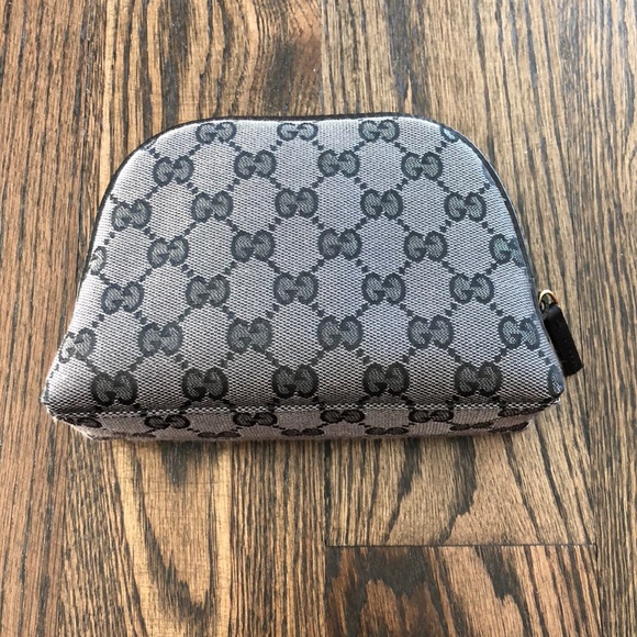 Gucci Handbags - Gucci Makeup Bag